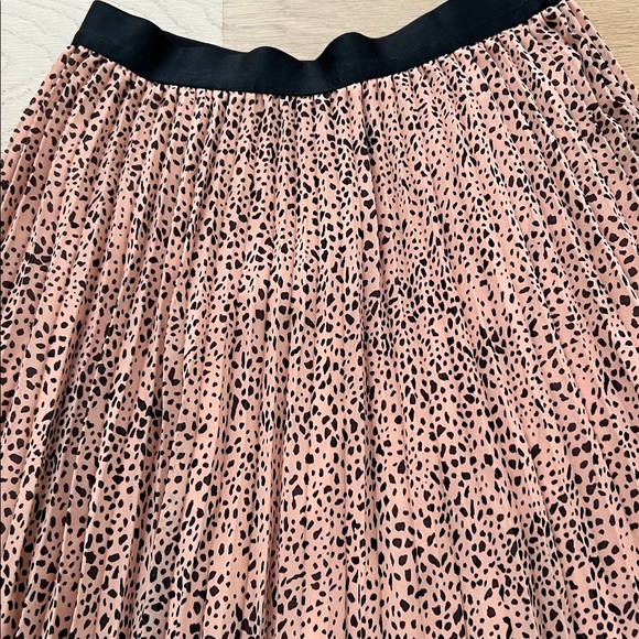 WD.NY Pink and Black Pleated Skirt - Picture 2 of 2
